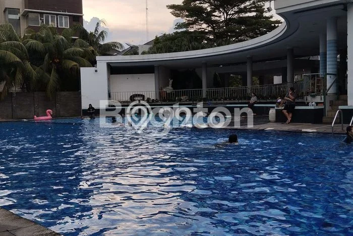 Jual Rumah Mewah Elegan Dengan View Eksklusif di Green Mansion, Jakarta Barat Jual Rumah Mewah Elegan Dengan View Eksklusif di Green Mansion, Jakarta Barat