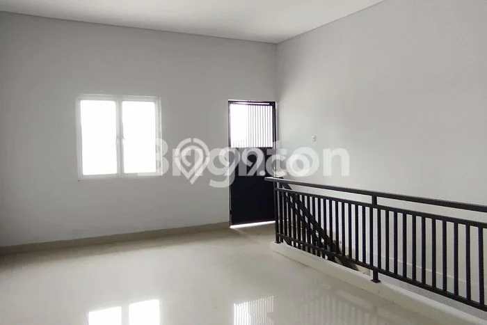 Ruko Dijual di Prime Area Jakarta Barat Luas 174m2 Ruko Dijual di Prime Area Jakarta Barat Luas 174m2