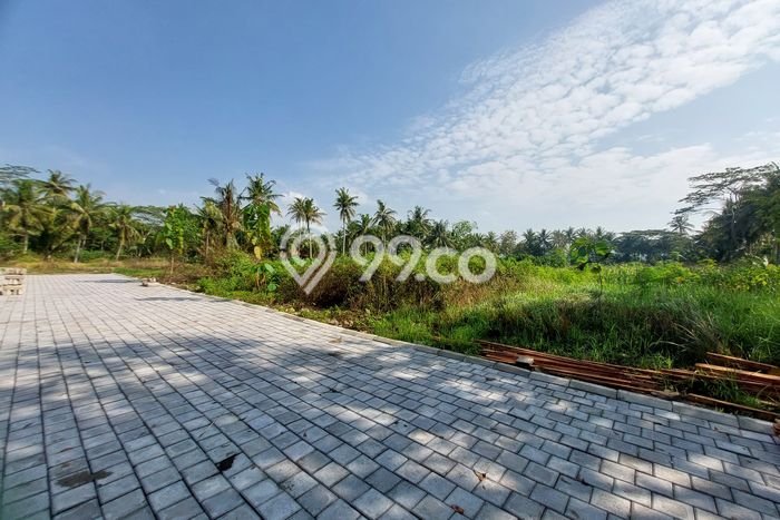 LOKASI PREMIUM! Tanah Kawasan Wates, Luas 105m², Cocok untuk Investasi LOKASI PREMIUM! Tanah Kawasan Wates, Luas 105m², Cocok untuk Investasi
