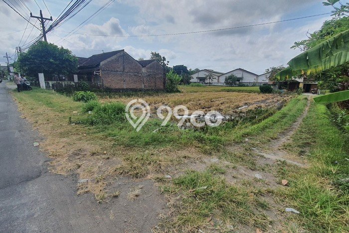 HARGA MENARIK! Tanah di Berbah, Luas 144m2m², Kawasan Potensial HARGA MENARIK! Tanah di Berbah, Luas 144m2m², Kawasan Potensial