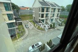Rumah Luxury Modern Tanpa Renovasi di Pondok Indah Jakarta Selatan Rumah Luxury Modern Tanpa Renovasi di Pondok Indah Jakarta Selatan