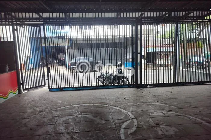 Ruko untuk Disewa di Pusat Jakarta Barat Luas Bangunan 630m2 Ruko untuk Disewa di Pusat Jakarta Barat Luas Bangunan 630m2