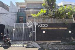 Lokasi strategis! Rumah siap pakai disewakan di Tebet LB 350m2 Lokasi strategis! Rumah siap pakai disewakan di Tebet LB 350m2
