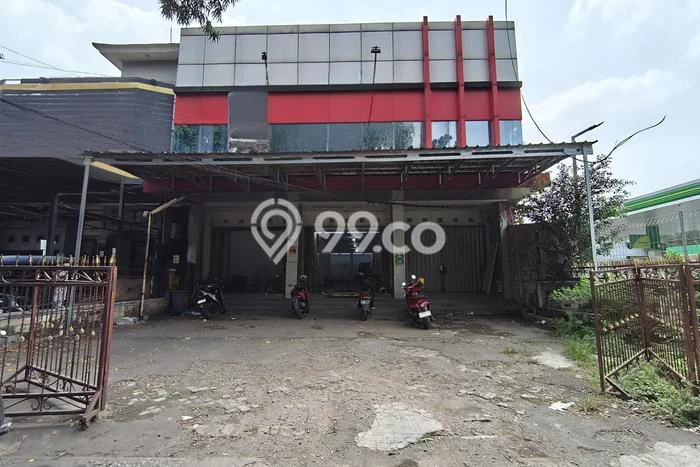 Gudang Disewa di Jakarta Selatan dengan LB 975m2 Area Komersial Ramai Gudang Disewa di Jakarta Selatan dengan LB 975m2 Area Komersial Ramai
