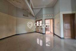 Jual Rumah Luas Elegan Dengan View Cantik di Rawamangun, Jakarta Timur Jual Rumah Luas Elegan Dengan View Cantik di Rawamangun, Jakarta Timur