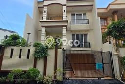 Ready to Use! Luxury House LT 239m2 Desain Modern di Sunter Ready to Use! Luxury House LT 239m2 Desain Modern di Sunter