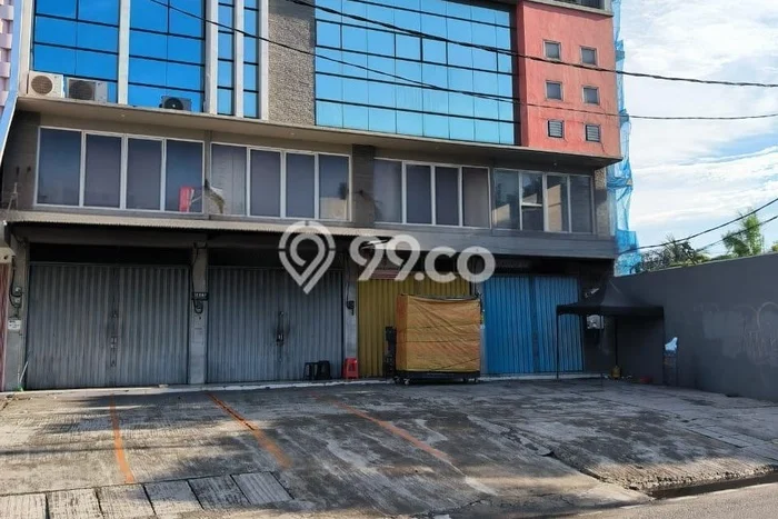 Ruko Disewa di Kebon Jeruk, Jakarta Barat, LT 100m2 / LB 288m2 Ruko Disewa di Kebon Jeruk, Jakarta Barat, LT 100m2 / LB 288m2