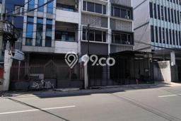 Ruko untuk disewa di Kemayoran punya LT 60m2 & LB 200m2 harga sewa kompetitif Ruko untuk disewa di Kemayoran punya LT 60m2 & LB 200m2 harga sewa kompetitif