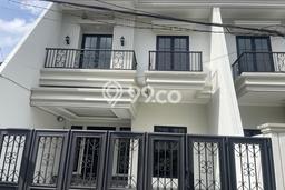 Dijual Rumah Premium dengan Fasilitas Sekitar Komplit di Duren Sawit, Jakarta Timur Dijual Rumah Premium dengan Fasilitas Sekitar Komplit di Duren Sawit, Jakarta Timur