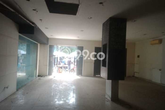 Ruko Disewa di Tebet, Jakarta Selatan, LT 210m2 / LB 423m2 Ruko Disewa di Tebet, Jakarta Selatan, LT 210m2 / LB 423m2