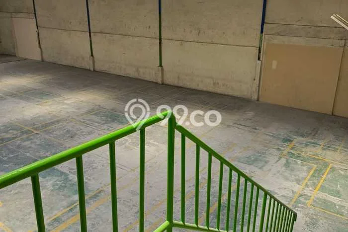 Gudang Komersial Disewakan di Karawaci Tangerang Luas 840m2 Gudang Komersial Disewakan di Karawaci Tangerang Luas 840m2