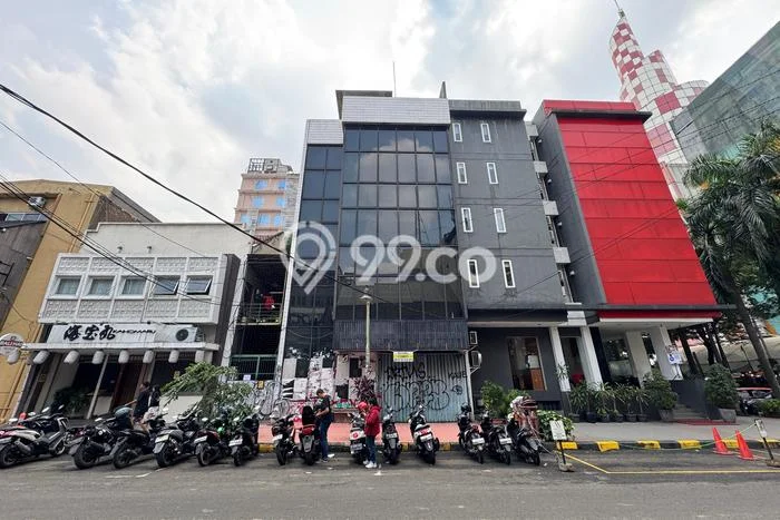 Dijual! Ruko di Blok M Jakarta Selatan LT 202m2 / LB 1032m2 Kawasan Strategis Dijual! Ruko di Blok M Jakarta Selatan LT 202m2 / LB 1032m2 Kawasan Strategis
