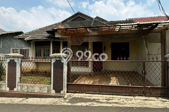 Rumah Strategis Modern Lb 200m2 di Ciputat Timur, Tangerang Selatan Rumah Strategis Modern Lb 200m2 di Ciputat Timur, Tangerang Selatan
