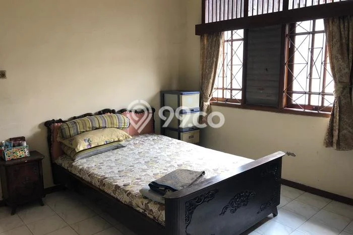 Rumah Strategis Modern Lb 200m2 di Ciputat Timur, Tangerang Selatan Rumah Strategis Modern Lb 200m2 di Ciputat Timur, Tangerang Selatan