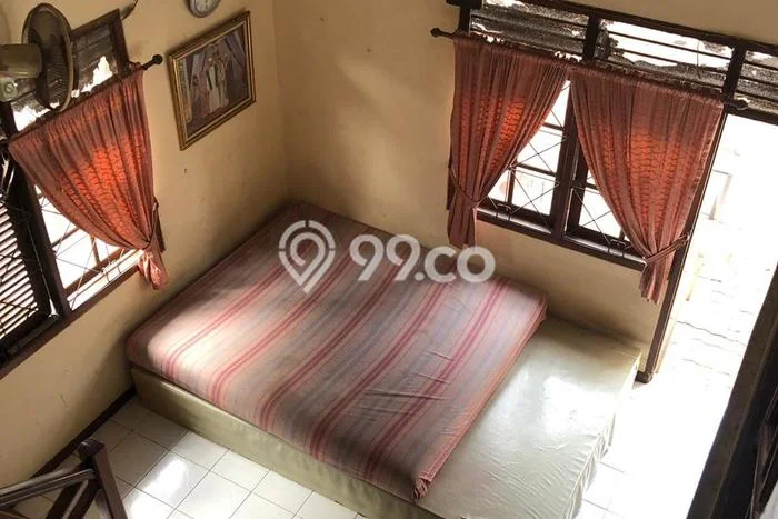 Rumah Strategis Modern Lb 200m2 di Ciputat Timur, Tangerang Selatan Rumah Strategis Modern Lb 200m2 di Ciputat Timur, Tangerang Selatan