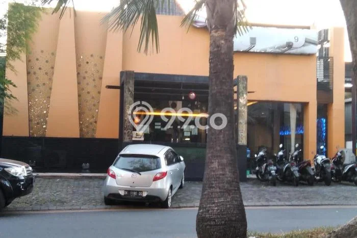 Disewakan Ruko di Kawasan Ramai Citraland Luas 450m2 Disewakan Ruko di Kawasan Ramai Citraland Luas 450m2