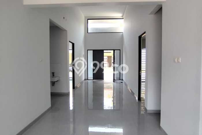 Rumah Luxury Modern Tanpa Renovasi di Citraland Surabaya Rumah Luxury Modern Tanpa Renovasi di Citraland Surabaya