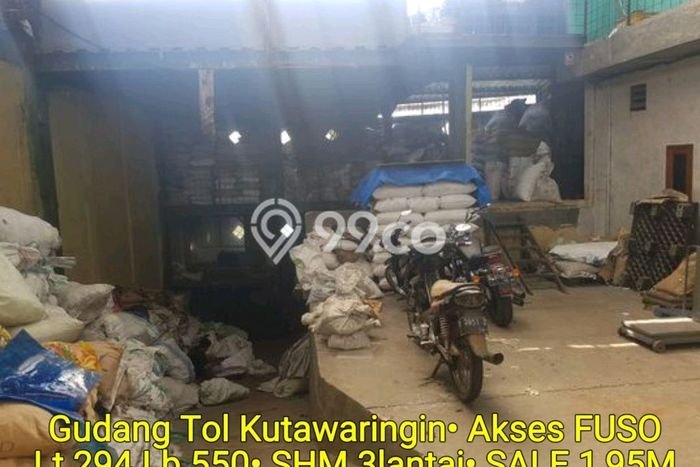 Gudang Dijual Lokasi Emas di Kutawaringin Luas 550m2 Gudang Dijual Lokasi Emas di Kutawaringin Luas 550m2