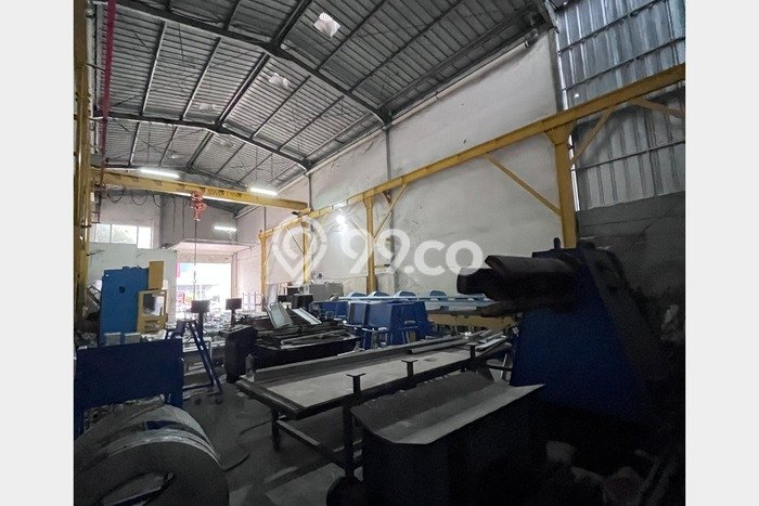 Unit Gudang Dijual di Karawang Barat Karawang Luas Tanah 297m2, Luas Bangunan 243m2 Unit Gudang Dijual di Karawang Barat Karawang Luas Tanah 297m2, Luas Bangunan 243m2