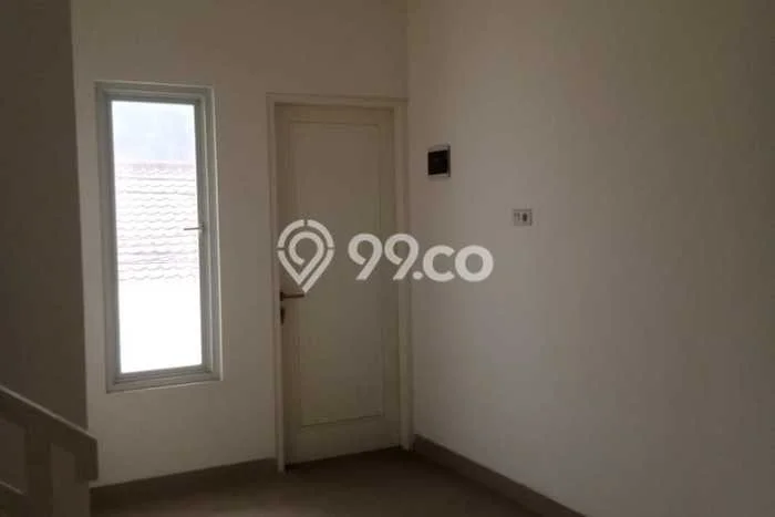 Rumah di Tanjung Duren Utara, 4 KT, Pemandangan Indah, Luas 55m² LB 90m² Rumah di Tanjung Duren Utara, 4 KT, Pemandangan Indah, Luas 55m² LB 90m²