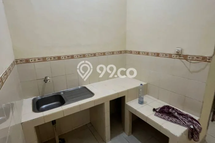 Disewakan! Rumah 4 Kamar Tidur &
2 Kamar Mandi di Tanjung Duren Selatan, Jakarta Barat Disewakan! Rumah 4 Kamar Tidur &
2 Kamar Mandi di Tanjung Duren Selatan, Jakarta Barat