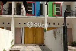 Jual Rumah Favorit Siap Huni LB 200m2 di Semarang Barat, Semarang Jual Rumah Favorit Siap Huni LB 200m2 di Semarang Barat, Semarang