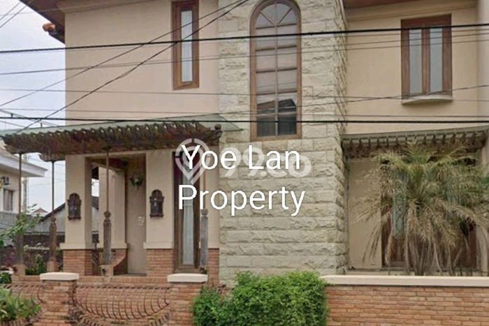 KESEMPATAN TERBAIK! Rumah Asri di Candisari, LT 170m2m² LB 300m2m² KESEMPATAN TERBAIK! Rumah Asri di Candisari, LT 170m2m² LB 300m2m²