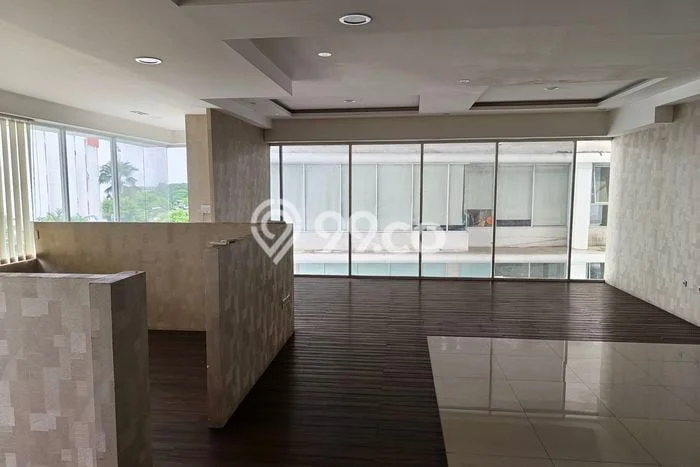 Disewakan Kantor komersial di Tangerang luas bangunan 116m2 Disewakan Kantor komersial di Tangerang luas bangunan 116m2