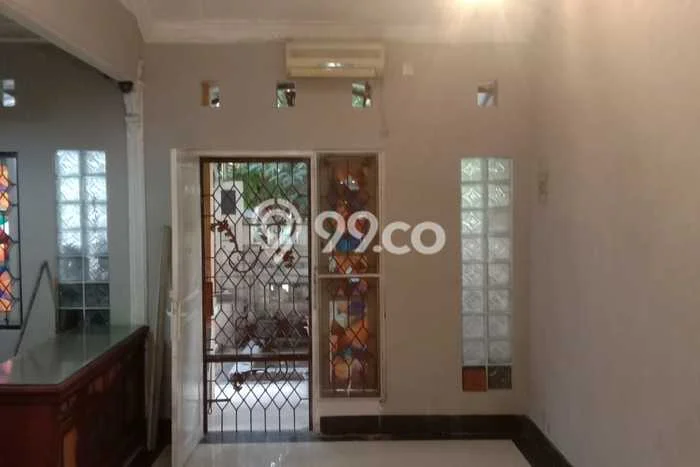 SPECIAL PRICE! Rumah di , 1 KM, Akses Mudah Pusat Kota, Luas 90m2m² Bangunan 125m2m² SPECIAL PRICE! Rumah di , 1 KM, Akses Mudah Pusat Kota, Luas 90m2m² Bangunan 125m2m²