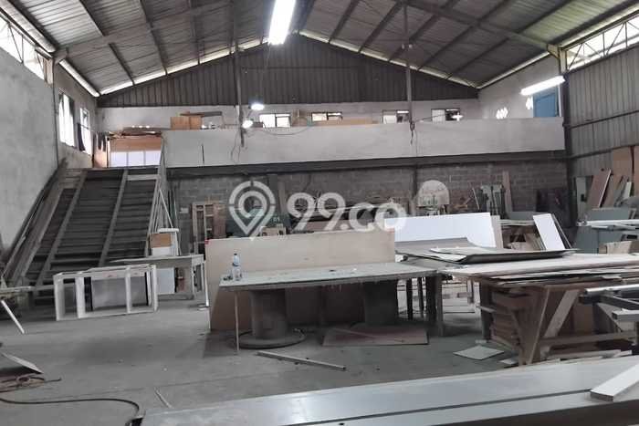 Dijual Gudang di Karawaci, Luas 488m², Area Bisnis, Jalur Mudah Dijual Gudang di Karawaci, Luas 488m², Area Bisnis, Jalur Mudah