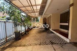Rumah Elit Modern Tanpa Renovasi di Buah Batu Bandung Rumah Elit Modern Tanpa Renovasi di Buah Batu Bandung