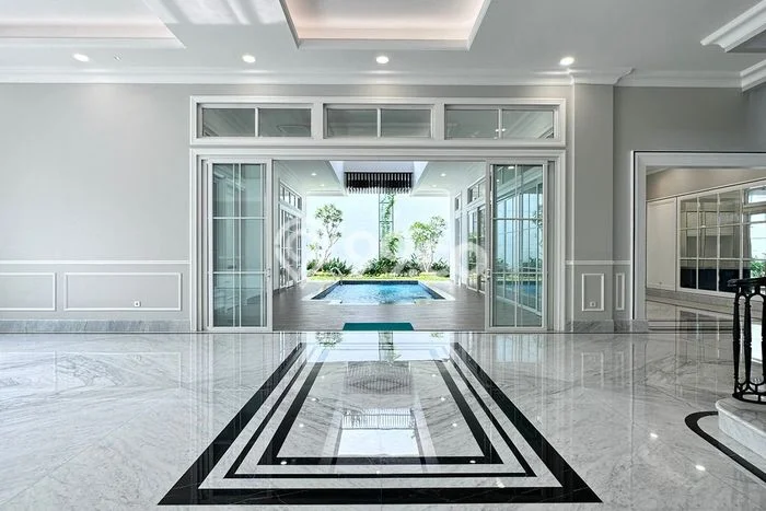 Hunian Mewah Dijual LT 875m2 di Menteng, Jakarta Pusat Hunian Mewah Dijual LT 875m2 di Menteng, Jakarta Pusat