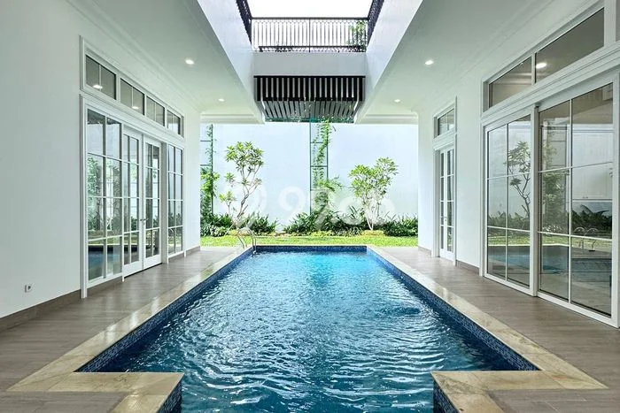 Hunian Mewah Dijual LT 875m2 di Menteng, Jakarta Pusat Hunian Mewah Dijual LT 875m2 di Menteng, Jakarta Pusat