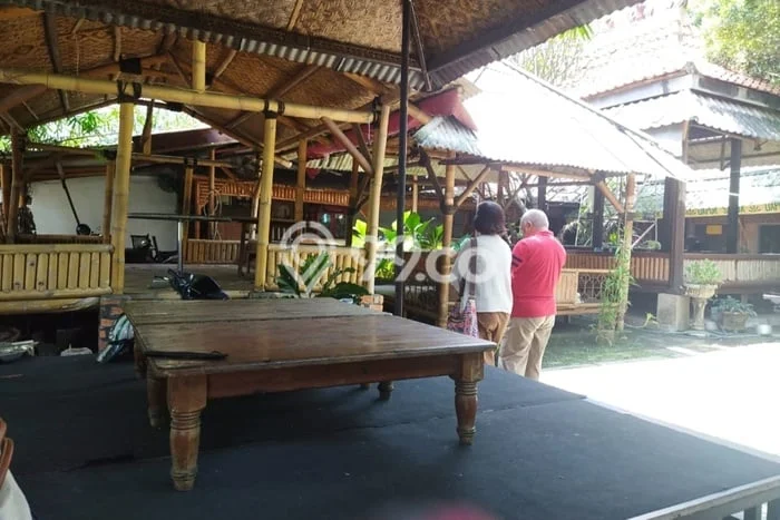 Unit Komersial Paling Strategis di Ciputat Timur Tangerang Selatan dengan LB 300m2 Unit Komersial Paling Strategis di Ciputat Timur Tangerang Selatan dengan LB 300m2