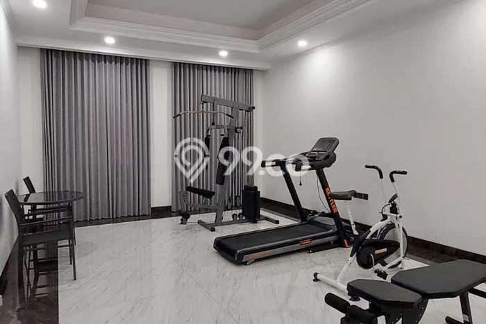 Hunian Elit LB 749m2 Siap Huni Desain Elegan di Puri Anjasmoro, Semarang Hunian Elit LB 749m2 Siap Huni Desain Elegan di Puri Anjasmoro, Semarang