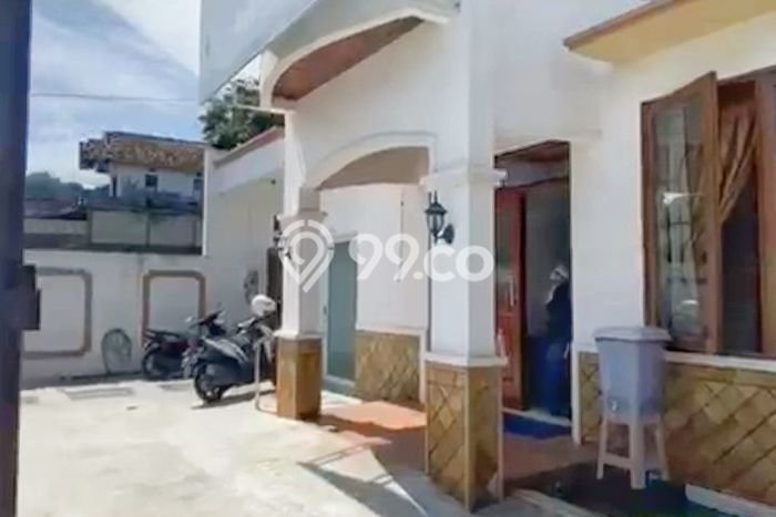 Siap Huni Rumah Mewah 8 Kamar di Gunung Pati Dekat ke Mana Saja Siap Huni Rumah Mewah 8 Kamar di Gunung Pati Dekat ke Mana Saja