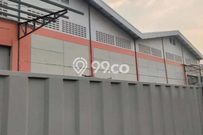 Unit Gudang disewakan di Ngaliyan Semarang dengan LT 3200m2 / LB 2660m2 Unit Gudang disewakan di Ngaliyan Semarang dengan LT 3200m2 / LB 2660m2