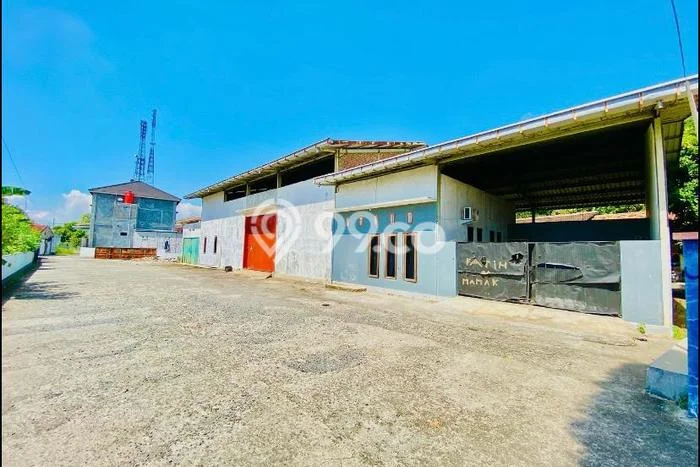 Gudang Dijual di Pati LT 4000m2 & LB 2000m2 Lokasi Terbaik! Gudang Dijual di Pati LT 4000m2 & LB 2000m2 Lokasi Terbaik!