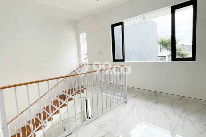 Rumah Elit Modern Siap Huni di Sambiroto Semarang Rumah Elit Modern Siap Huni di Sambiroto Semarang
