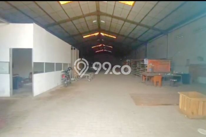 Unit Gudang Disewakan di Dadapsari di Area Ramai & Strategis Unit Gudang Disewakan di Dadapsari di Area Ramai & Strategis