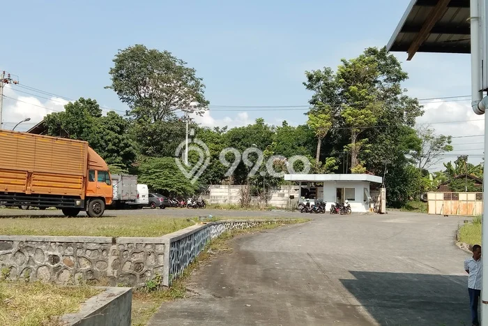 Unit Gudang Dijual di Pringapus Semarang 4080m2 Unit Gudang Dijual di Pringapus Semarang 4080m2