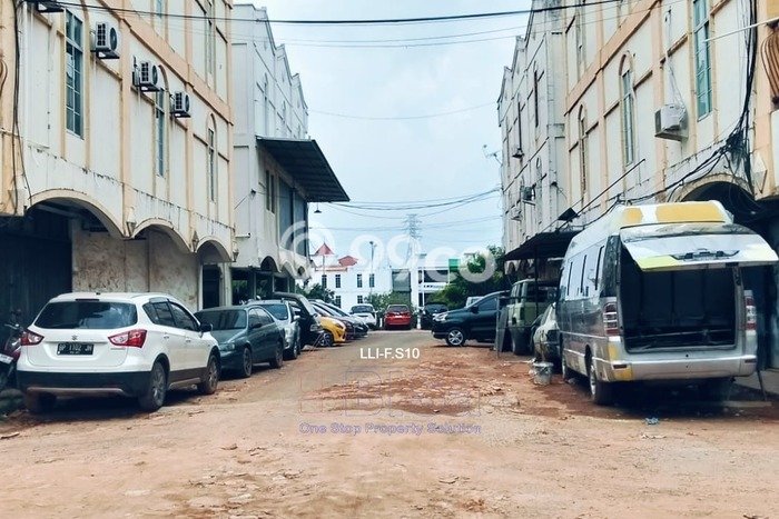 Disewakan Ruko Strategis di Batam Centre, Luas 75m², Area Utama Disewakan Ruko Strategis di Batam Centre, Luas 75m², Area Utama