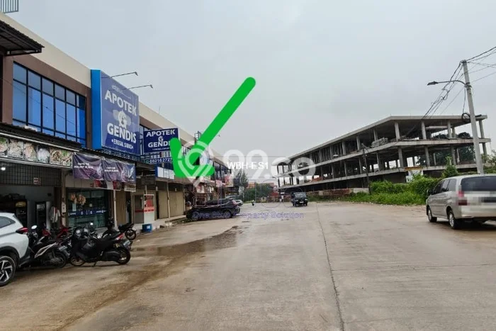 Disewakan Ruko komersial di Bengkong luas bangunan 240m2 Disewakan Ruko komersial di Bengkong luas bangunan 240m2