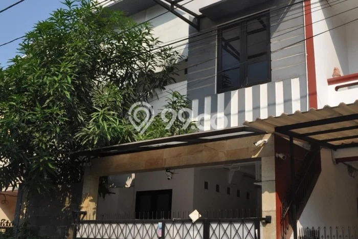Rumah Disewakan Jakarta Barat LT 90m2 LB 225m2 Kawasan Tomang Rumah Disewakan Jakarta Barat LT 90m2 LB 225m2 Kawasan Tomang