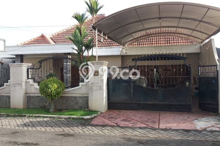 Bisa KPR! Rumah Asri di , Luas 588m2m² Bangunan 410m2m² Bisa KPR! Rumah Asri di , Luas 588m2m² Bangunan 410m2m²