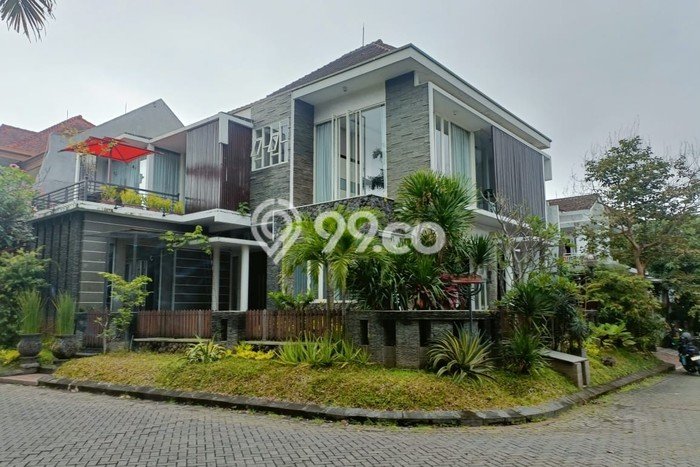 Rumah LT 410m2m² / LB 650m2m² Fasilitas Jogging Track di Permata Jingga, Malang Rumah LT 410m2m² / LB 650m2m² Fasilitas Jogging Track di Permata Jingga, Malang