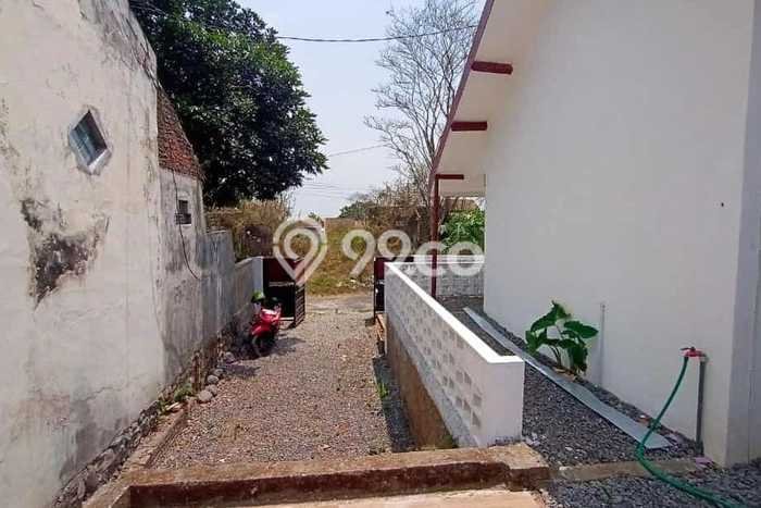 Rumah Minimalis 2 KT LT 200m2 di Cemorokandang Rumah Minimalis 2 KT LT 200m2 di Cemorokandang