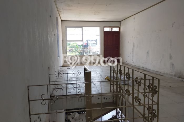 Ruko di , Luas 138m2m², Lokasi Strategis Ruko di , Luas 138m2m², Lokasi Strategis