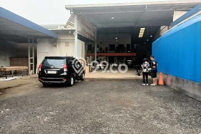 Jual Gudang Kawasan Premium di Serpong, Luas 1220m², Jalan Raya Jual Gudang Kawasan Premium di Serpong, Luas 1220m², Jalan Raya