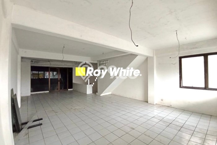 Ruko di Kedoya, Luas 240m², Kawasan Bisnis Ruko di Kedoya, Luas 240m², Kawasan Bisnis